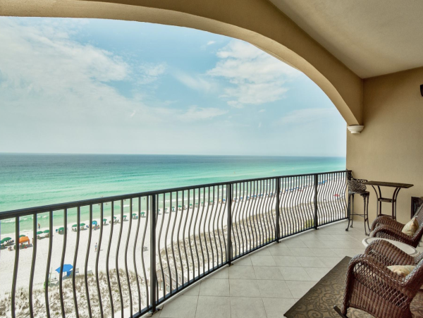 Four Bedroom Direct Beach Front Condo Sleeps 10 Guests